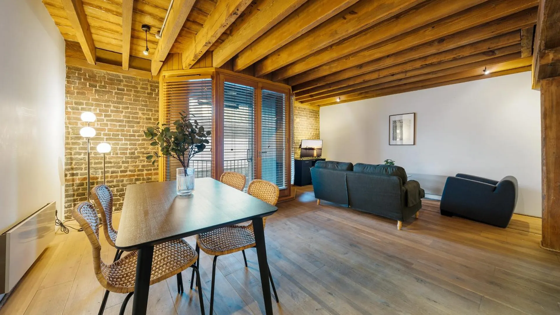 Canary Wharf - Converted Warehouse Apartment London 0*,  United Kingdom